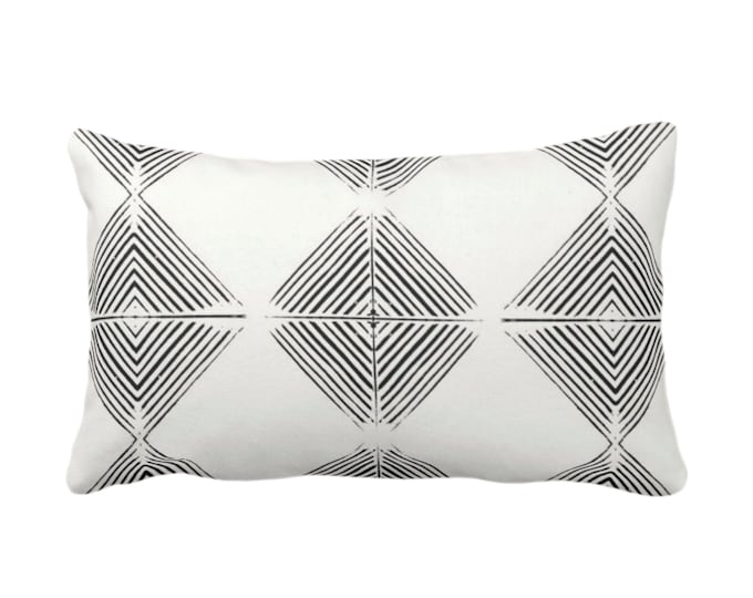 Black and White Pillows PatternBehavior