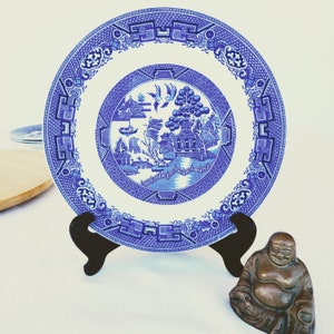 Ridgway North Staffordshire Pottery Lawley England, Blue Willow 10 inch plate, Blue And White Transferware On Stoneware,