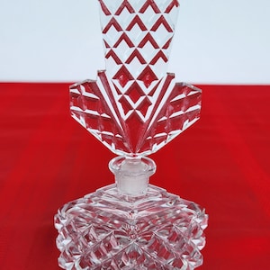 Vintage Cut Crystal Perfume Bottle,  Crystal Cologne Bottle With Faceted And Grounded Stopper,   Perfume Bottle, Art Deco Crystal Bottle,