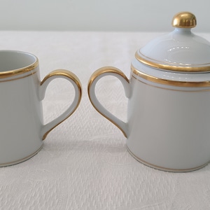 Elegant Vintage Fitz and Floyd &quot;Palais&quot; White Porcelain Creamer And Sugar Bowl Set, Covered Sugar Bowl And Creamer With Gold Trim,