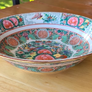 Vintage Rose Medallion Canton Flared Serving Bowl, Vintage Porcelana pintada a mano Medallón de rosa con pájaros, mariposas y flores