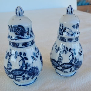 Vintage Brandenburg Germany Salt And Pepper Set,  White Porcelain Background With The Blue Onion Design,