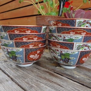 Cuenco de arroz o sopa de porcelana vintage, paneles escénicos decoran cada cuenco,