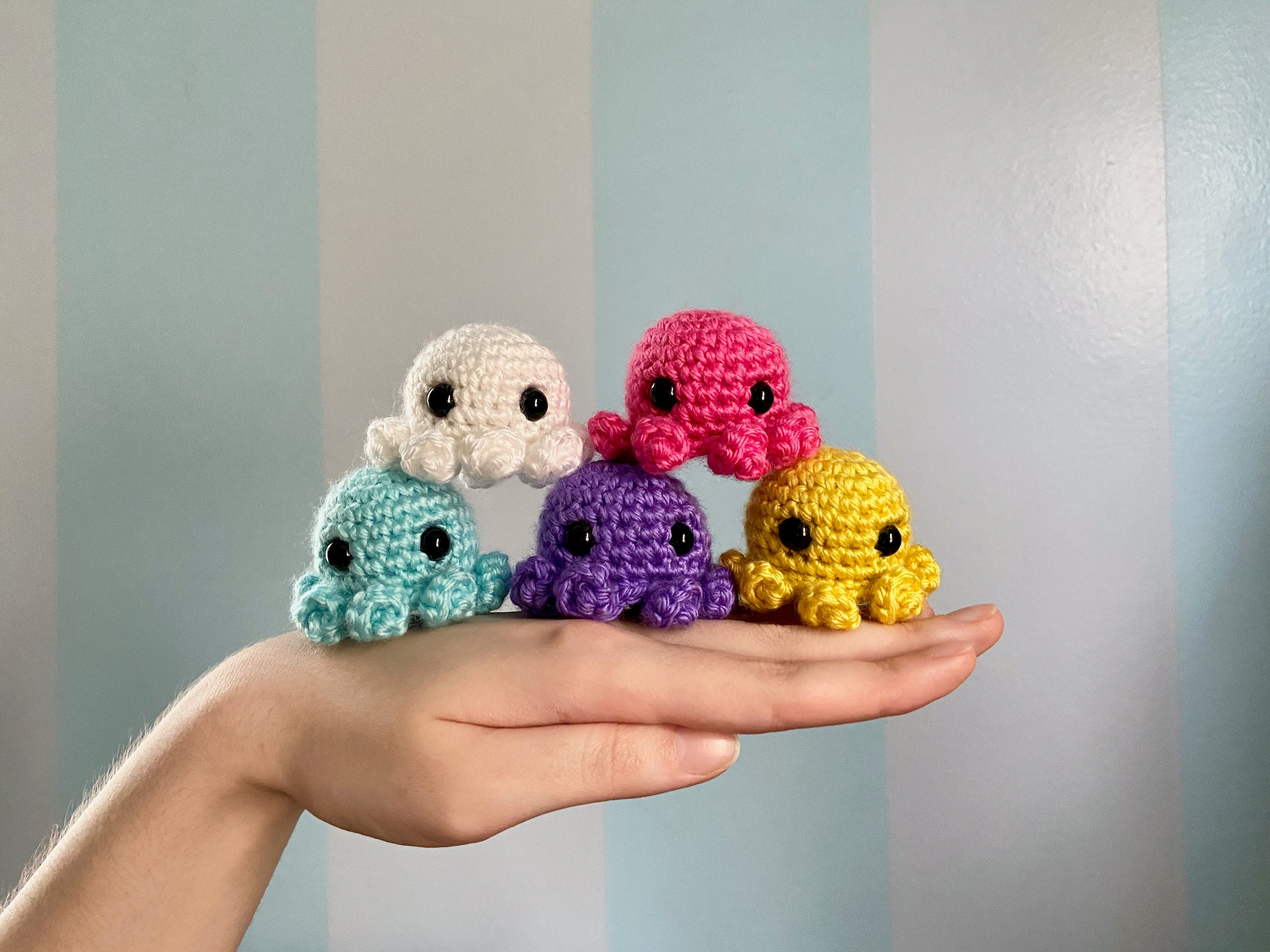  Handmade Crochet Mini Octopus Stuffed Animals, Small Plushies  Toy Set for Kids (3 pcs) (Orange/Aqua/Mint) : Productos Handmade