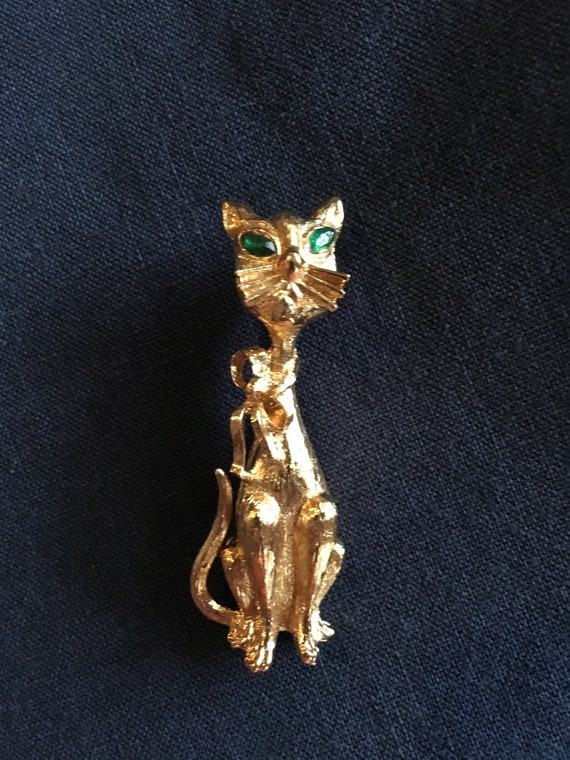 VINTAGE SKU 4-A5-00029799 Large Gold Tone Metal Cat Brooch Black Eye Cat Brooch