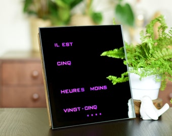 Reloj de palabras francés multicolor - espejo RGB reloj led, reloj electrónico de madera, reloj de madera moderno, gancho de escritorio, horloge à mots