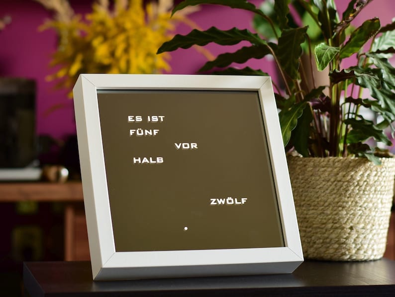 Word Clock Spiegeluhr, weiße LED-Uhr, weiße Rahmenuhr, Schreibtisch oder Wanduhr Bild 2