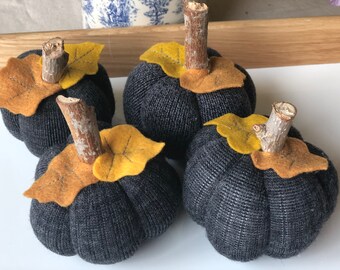 Conjunto de 4 calabaza gris negra, calabaza de suéter, decoración de otoño, decoración de otoño, mesa de acción de gracias Centerp[iece