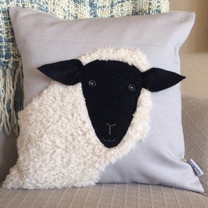 Sheep Pillow Cover, Country Farmhouse Decor , Sheep Applique, Sheep Cushion, Farm Animal Applique, Country Cottage Cushion