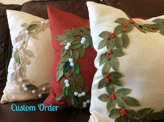 Christmas Accent Throw Pillow Christmas Holiday Wreath Farmhouse Wreath Decor Christmas Wreath Pillow Cover Holiday 3D Floral Cushion