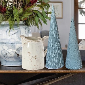 Mini árbol de Navidad, decoración navideña de mesa, árbol de tela pequeño, decoración navideña rústica, regalo de Navidad para inauguración de la casa, mini árbol verde