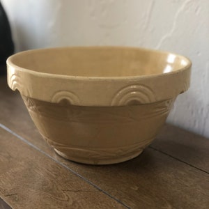 Vintage Classic Yellowware Mixing Bowl, Modern Farmhouse, Country, Primitive, Collectible