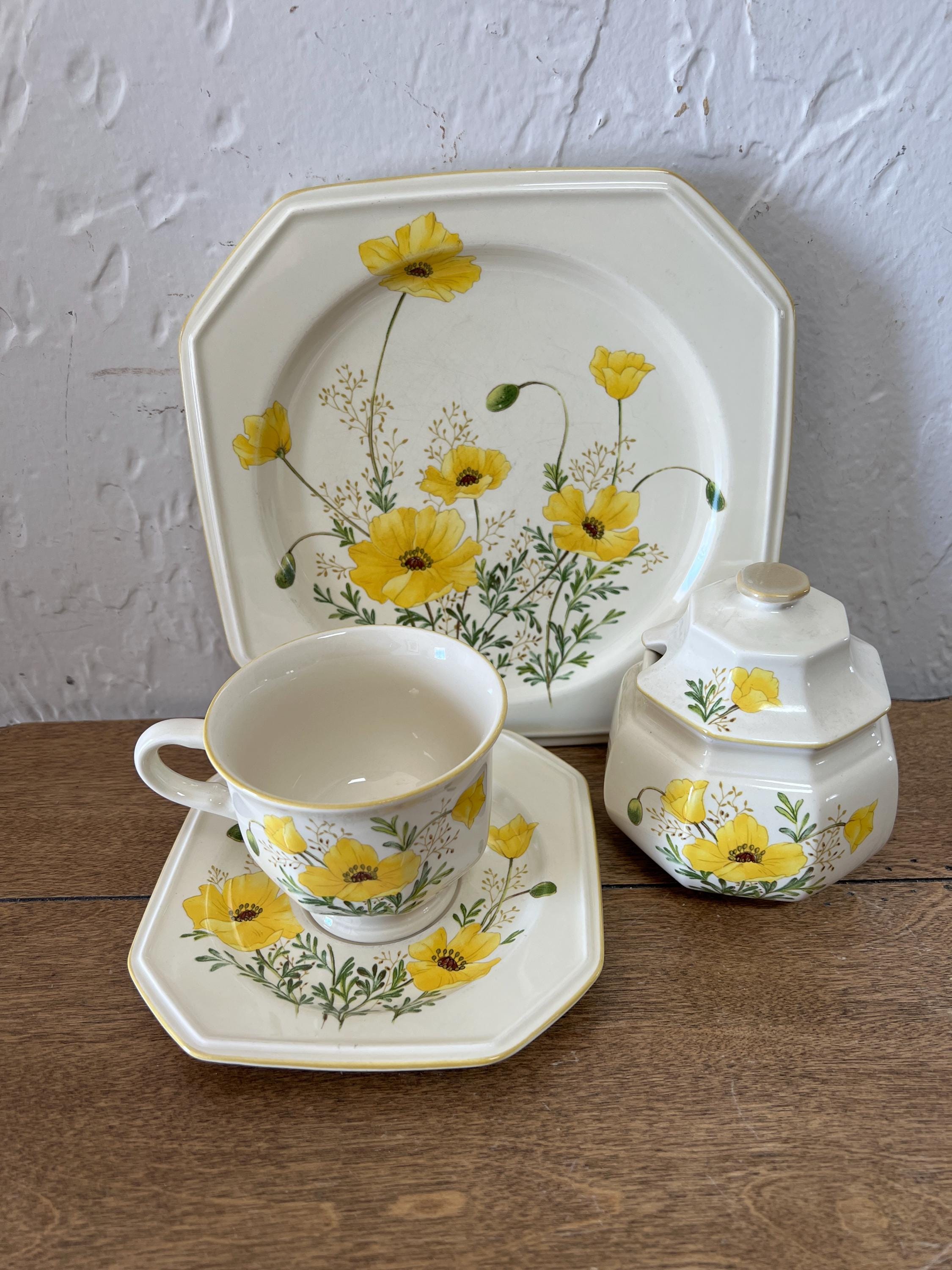 Mikasa カントリーストア プレート29枚セット ヴィンテージ Vintage Mikasa Continental Ivory Buttercup Pattern, 4 Salad Plates
