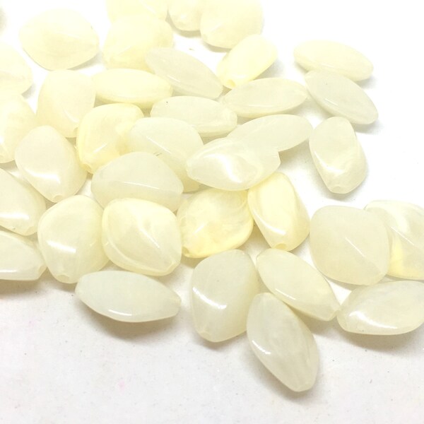 Cream beads, The Joy Collection, Bangle Making, Jewelry Making, 17mm Polygon beads, statement necklace, off white acrylic beads, necklace