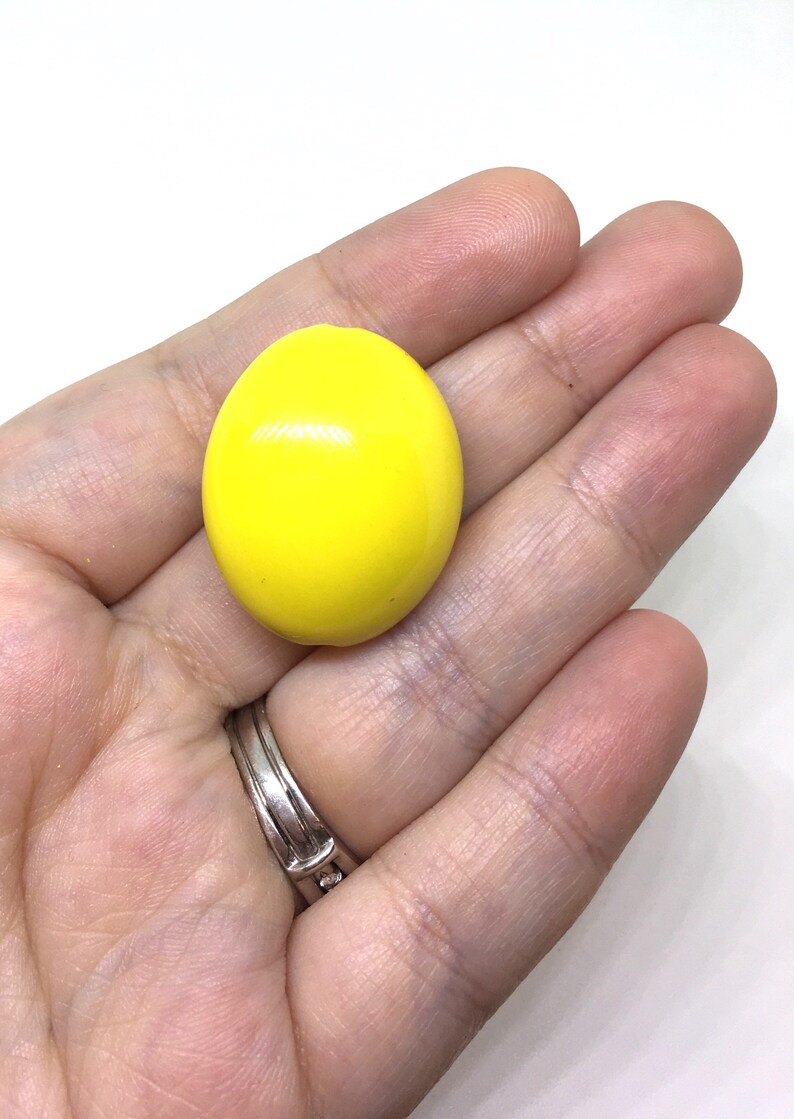 jewelry making QUEEN Collection Lemon Yellow 31mm acrylic beads wire bangle large yellow acrylic oval beads chunky statement necklace