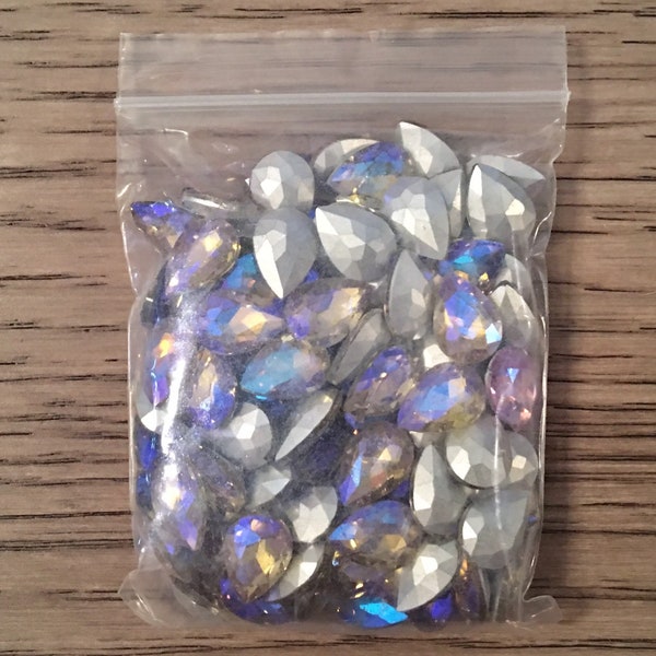 SALE Glass teardrop Crystal in lavender PURPLE, no hole cabochon