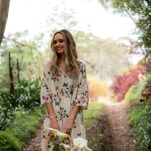 Stella linen dress in cream floral rose. Beautiful flowing loose- fitting dress.. .Floral linen dress