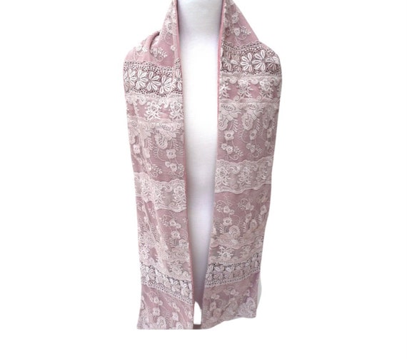 Scialle vintage in pizzo e involucro di velluto e pizzo