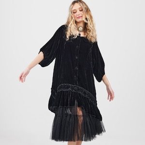 Florentine velvet coat dress in black. Elegant velvet duster in classic black.