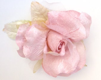 Velvet flowers . Vintage millinery flowers . Millinery supply . velvet rose. pink rose. velvet rose. millinery rose. millinery velvet rose