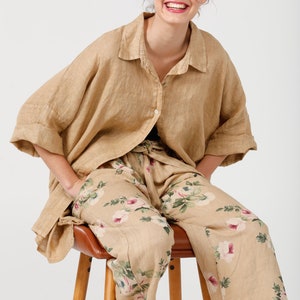 Linen pants. Italian linen pants. capri pants. loose linen pants. linen womens trousers. Miss Rose Sister Violet linen pants