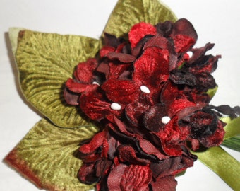 velvet hydrangea posy. hydrangea. vintage hydrangea posy. velvet flowers. Vintage millinery . Millinery velvet . Flowercrowns