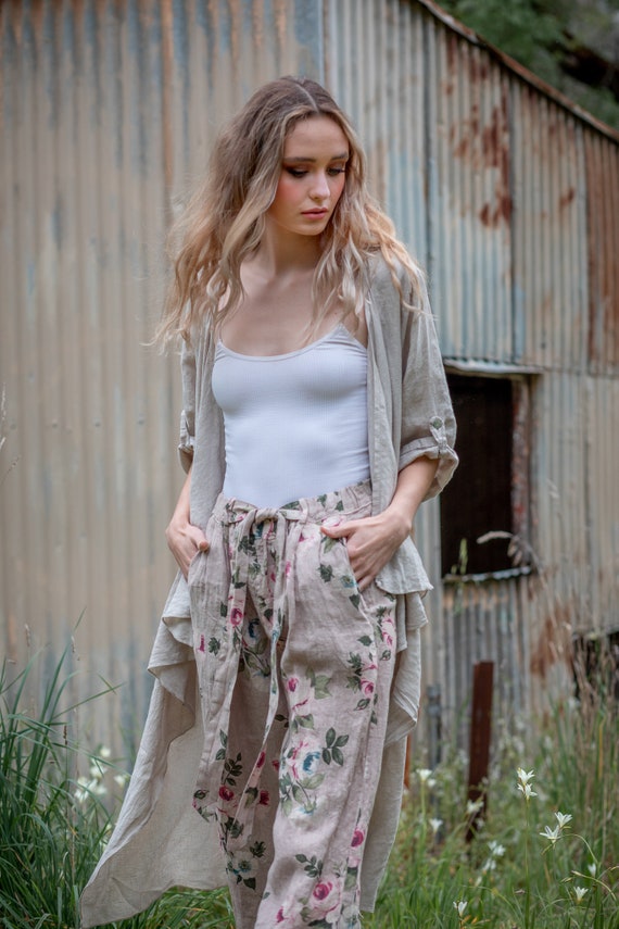 Floral shop linen trousers