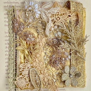 Glittergouden klein verfraaiingspakket. Gouden collectie kant en bies voor scrapbooking, naaien en alle knutselprojecten. Gouden glitterveters.