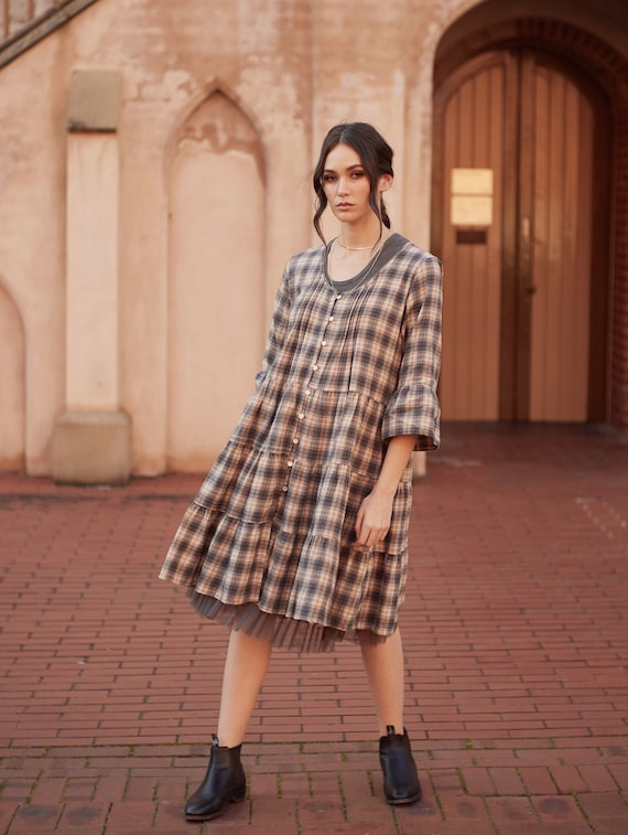 Robe a carreaux boutonnee. Robe tartan Mackenzie. Robe manteau a carreaux en gris Paynes. Robe manteau decontractee en coton brosse a carreaux en gris Etsy France
