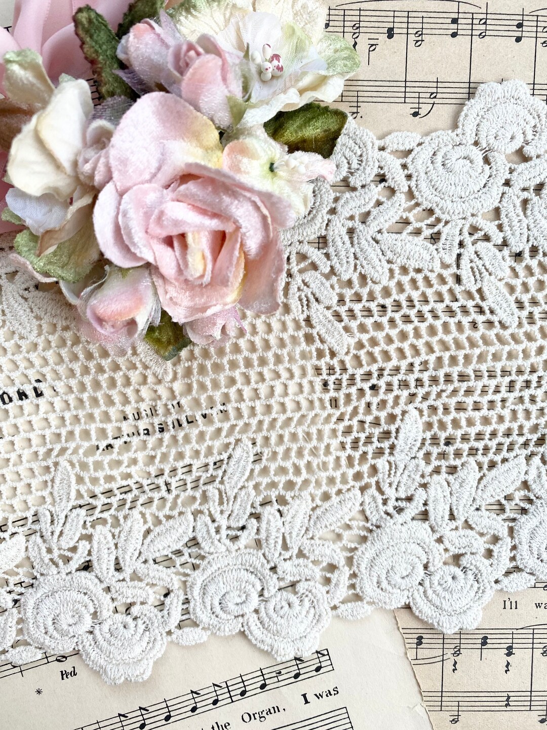 Exquisite Vintage Rose Lace . Very Wide Lace for Sewing