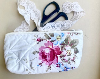 Quilted  rose floral cotton zip bag for makeup or sewing accessories. Pretty vintage quilted pencil case for holding any treasures. Washable