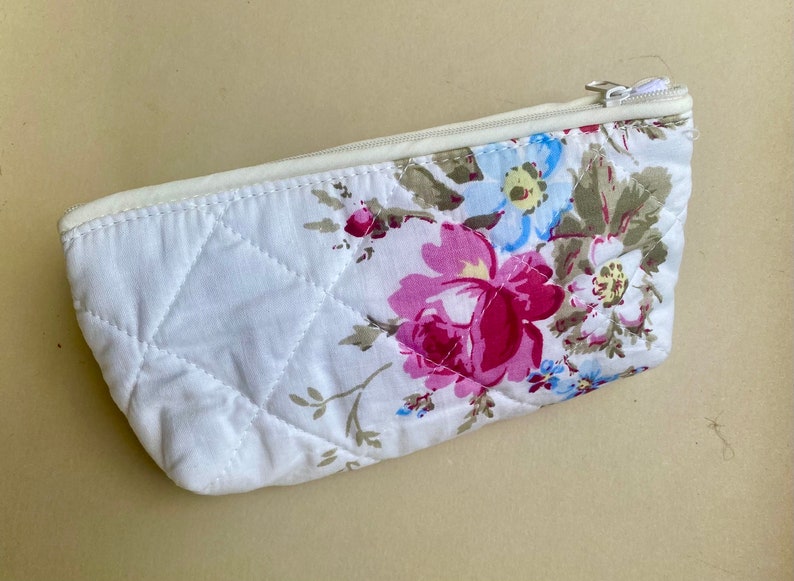 Quilted rose floral cotton zip bag for makeup or sewing accessories. Pretty vintage quilted pencil case for holding any treasures. Washable image 3
