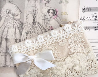 vintage style lace zip bags. lace zip bags. lace purse. bridal purse. flower girl purse. lace purses by Miss Rose Sister Violet.