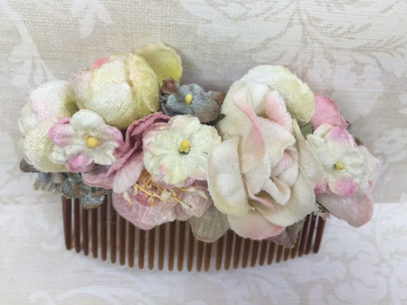 Delicate Vintage Velvet Floral Hair Piece Velvet Flower Clip: Vintage Millinery Rose Brooch, Hair  main image 4