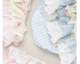 diaper ruffle pants. baby ruffle bloomers, ruffle bums. baby bloomers.