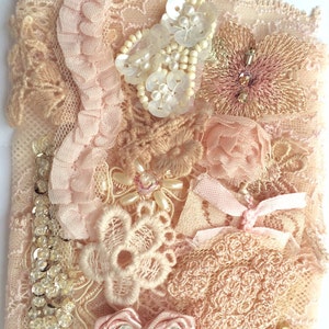 pacote de enfeites. pacote de tesouros. coleção de enfeites artesanais. pacote de adornos. suprimentos para scrapbooking. suprimentos para artesanato. enfeite rosa pêssego