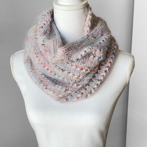 Cowl Knitting Pattern for Beginners / Infinity Scarf Mohair Yarn / Beginner Fingering Weight Knit Cowl Pattern