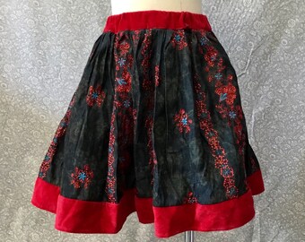 In magazzino: gonna bambina con paillettes con cintura elastica, taglia circa 8 anni