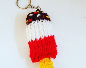 Knitted ice lolly keyring