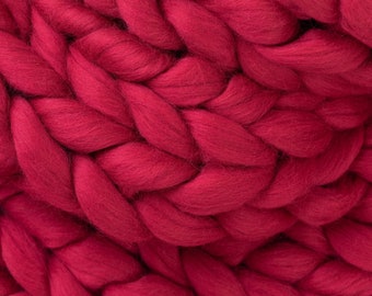 Couverture tricotée épaisse . | rouge framboise Chunky Knit Blanket | Couverture en laine mérinos | 100% laine mérinos | Lancer géant | Chunky | Tricot de bras