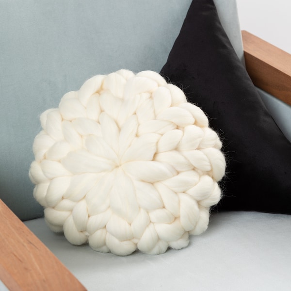 Chunky Pillow | Round Pillow | Wool Chunky Pillow | 100 % Merino Wool | Knit Pillow | Arm Knitting | Knitted Cushion | Chunky Knit