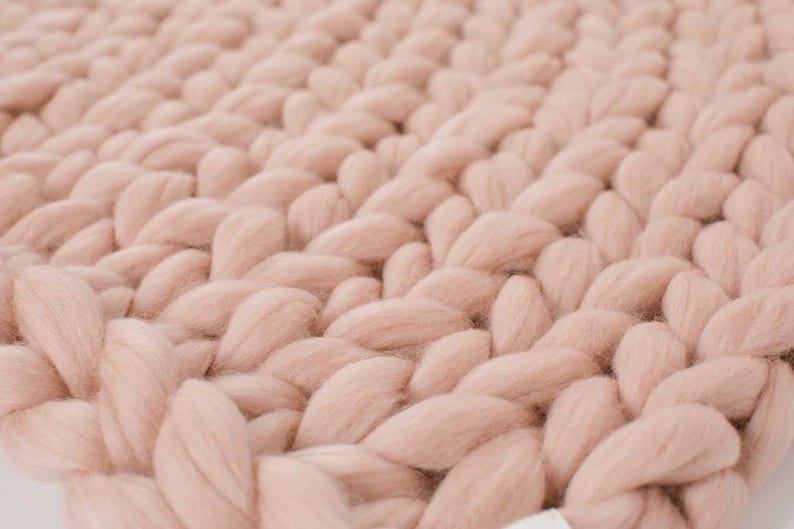 Chunky Knitted Blanket . Misty Rose Chunky Knit Blanket Wool Blanket 100 % Merino Wool Giant Throw Arm Knitting Home Decor Gift image 3