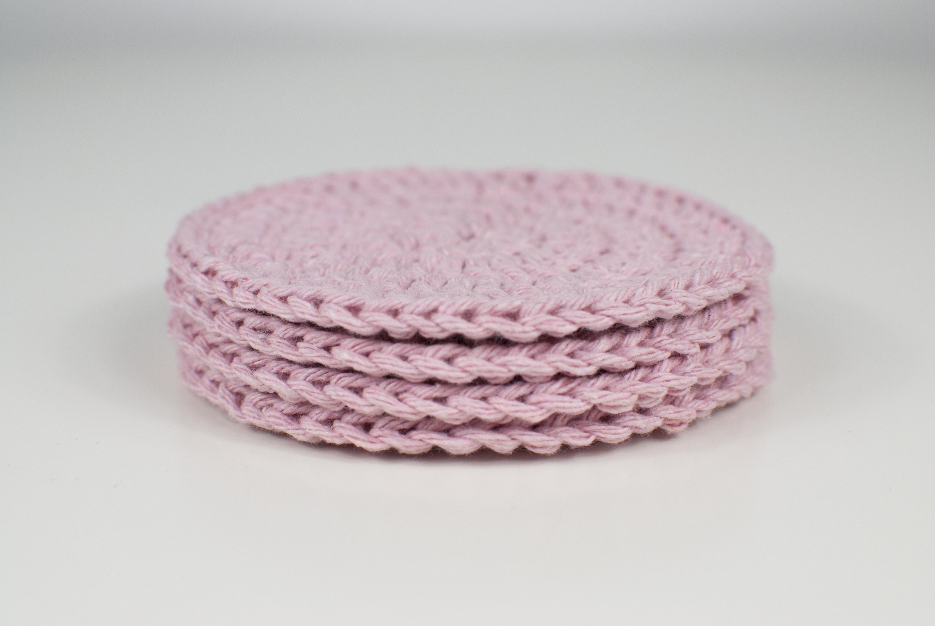 Crochet Round Coasters | Forme Organique Décorations Uniques Wabi Sabi - France Rose Gris Noir Cadea