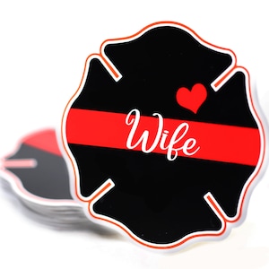 Stolzer Feuerwehrmann Frau Aufkleber Feuerwehrmann Malteser Kreuz Herz Liebe Tasse Laptop Auto Fahrzeug Fensteraufkleber Vinyl Decal