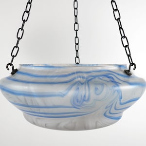 Paralume in vetro per lampada da soffitto, lampada a sospensione, vintage anni &#39;30, a forma di pigliamosche striato blu e bianco / Plafonnier