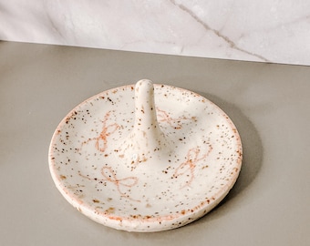 Ceramic Ring Holder