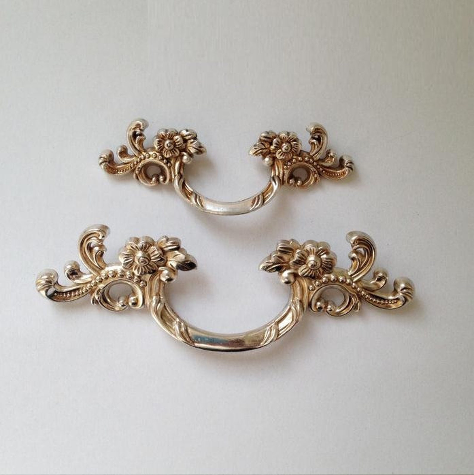 Shabby Chic Dresser Pulls Handles Drawer Pulls Knobs Antique Etsy