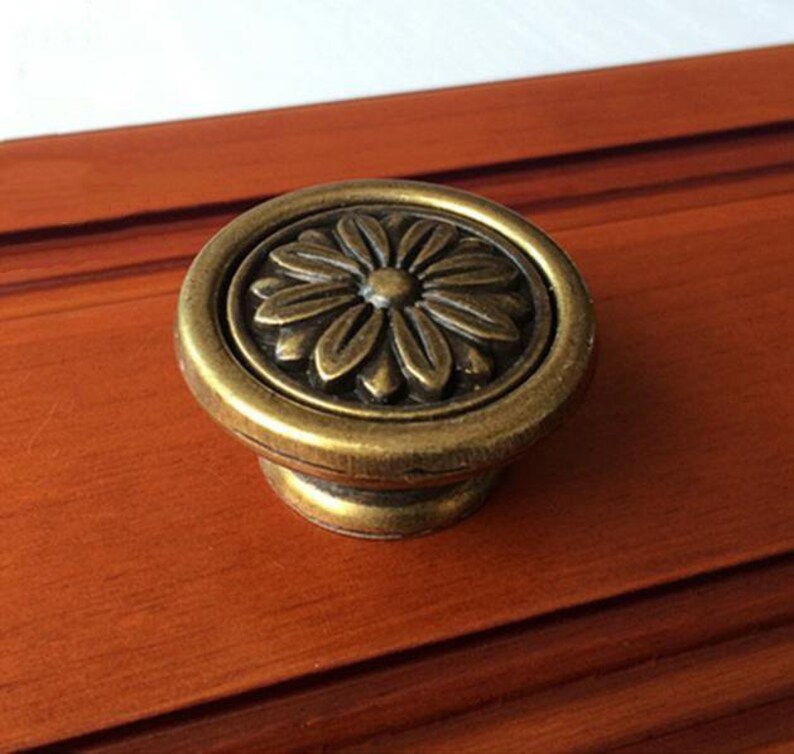 Antique Dresser Knobs Pulls Drawer Pulls Handles Knobs Vintage Etsy