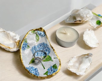 Blue Floral Oyster Ring Dish, French Toile, Gift for Bride, Bridesmaid Gift, Mother&#39;s Day Gift, Party Favor, Wedding Favor, Engagement Gift
