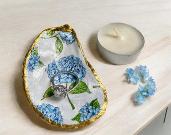 Blue Floral Oyster Ring Dish, French Toile, Gift for Bride, Bridesmaid Gift, Mother&#39;s Day Gift, Party Favor, Wedding Favor, Engagement Gift